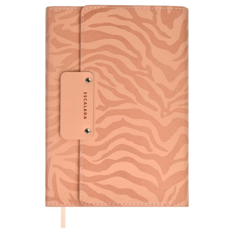 Ежедневник недат. А5 160л "Матлассе" пепельно-розовый, иск.кожа, мягкий переплет, блинт.тиснение, офсет, ляссе