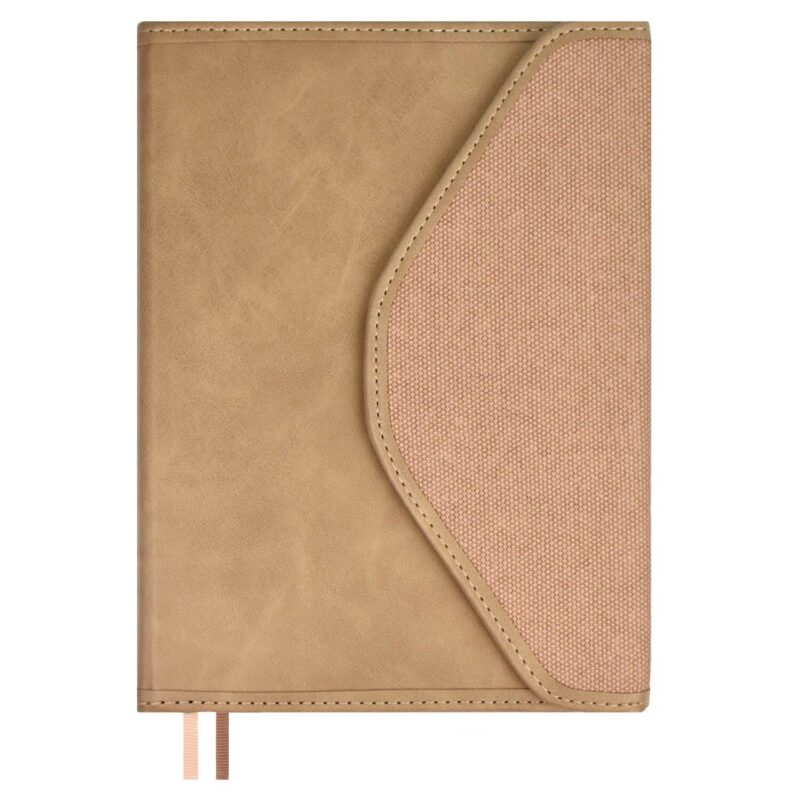 Ежедневник недат. А5+ 160л 155*220 "Пике" бежевый, кожзам, тв.переплет, метал.декор, тиснение фольгой, магнит.клапан, офсет, ляссе, подар.упаковка